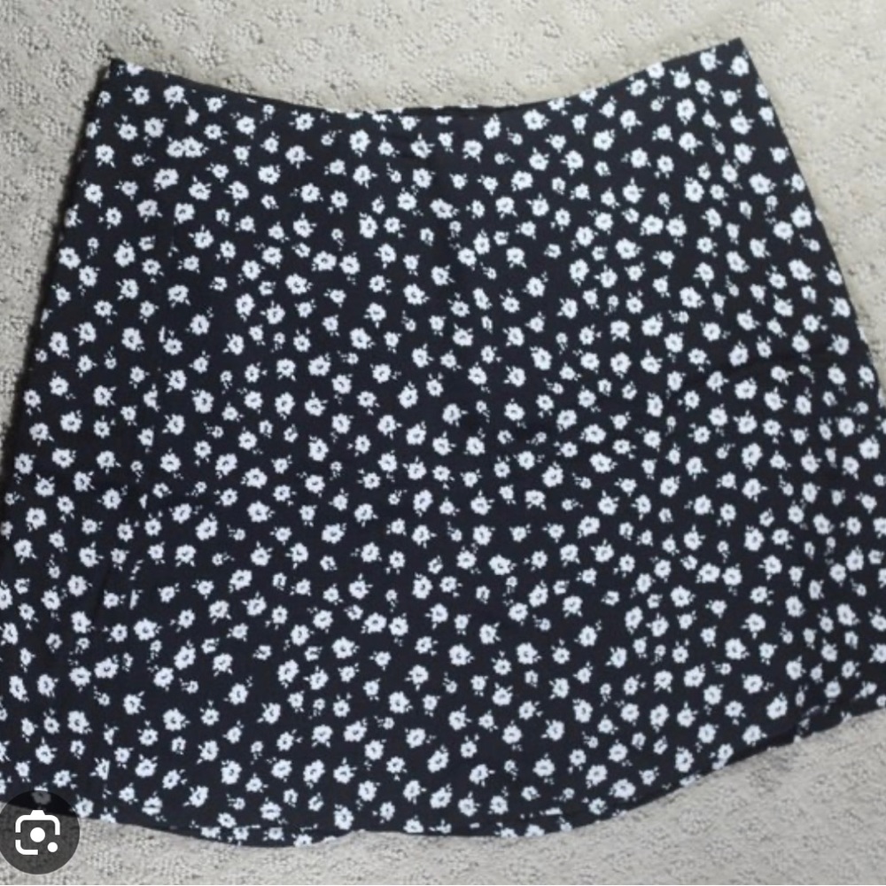 Garage Black and White Flowers Mini Skirt